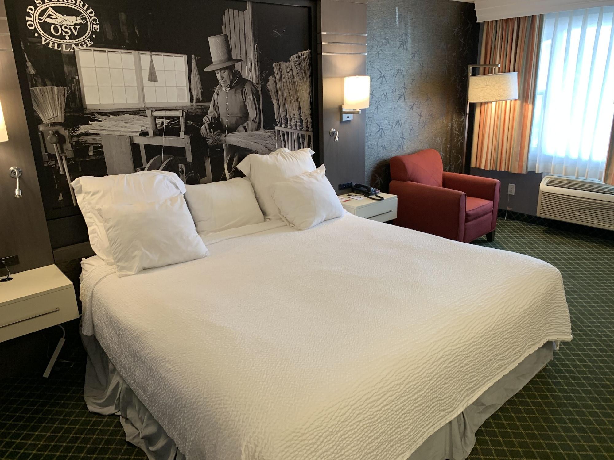 Super 8 By Wyndham Sturbridge Hotel Екстериор снимка