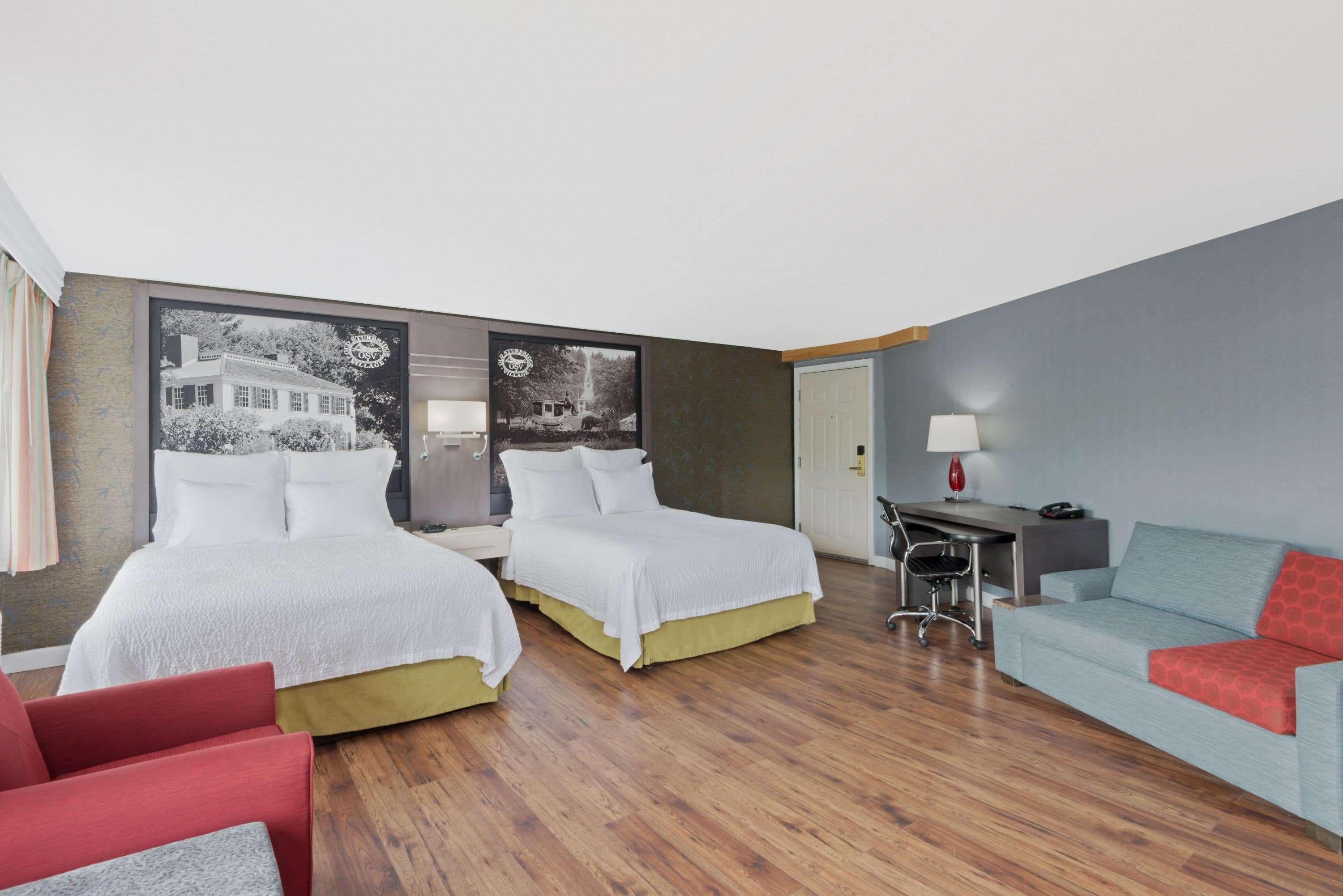 Super 8 By Wyndham Sturbridge Hotel Екстериор снимка
